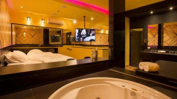 Tout Motel (Adults Only) Campinas  Buitenkant foto